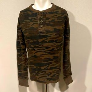 OLD NAVY LARGE HENLEY LONG SLEEVE TSHIRT